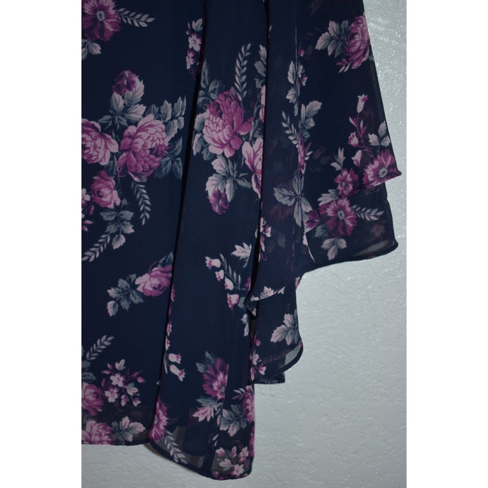 Lane Bryant Top 18/20 Navy Floral Lined V-Neck Ruffle Flutter Sleeve Lightweight - Picture 13 of 16
